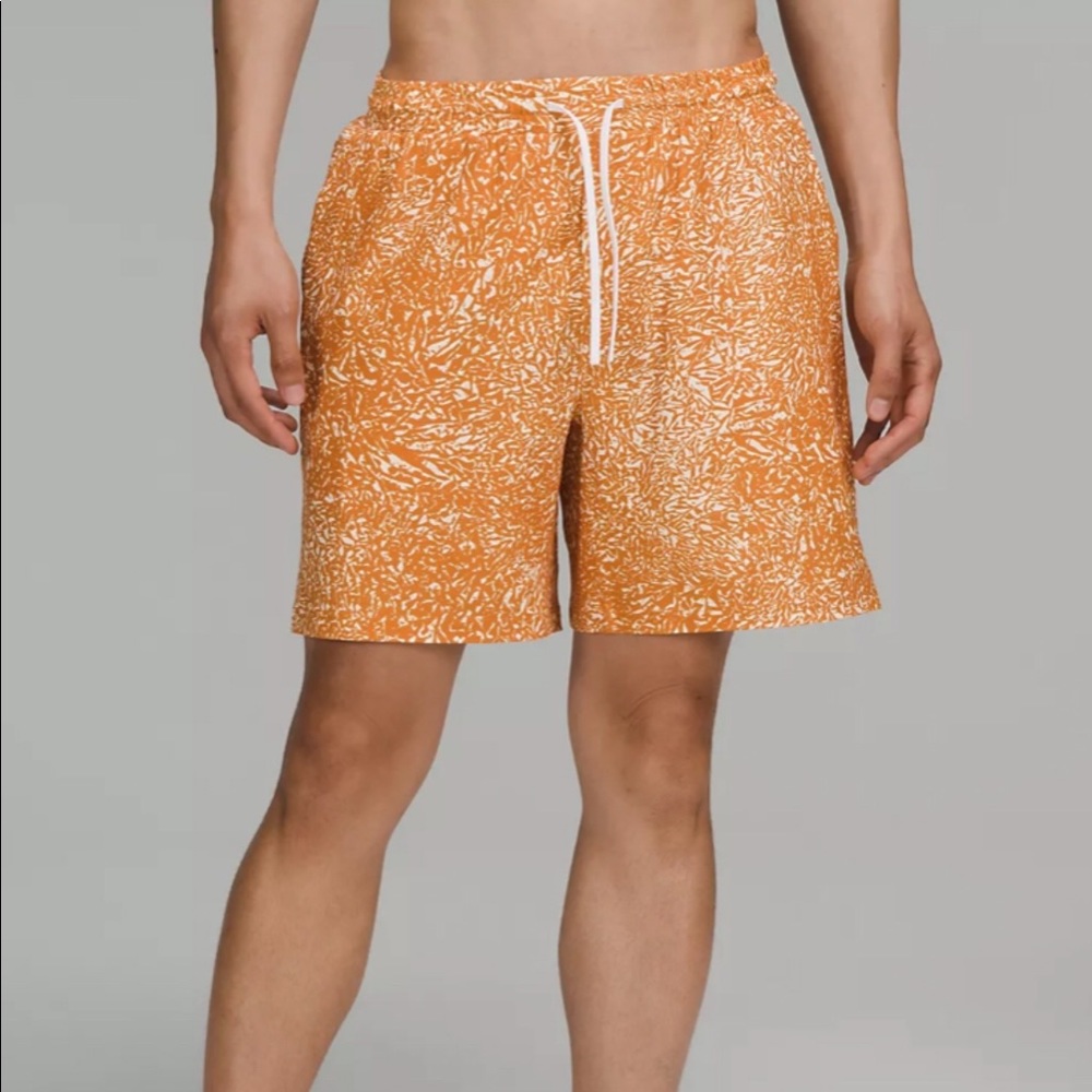 Lululemon Pool short 7”